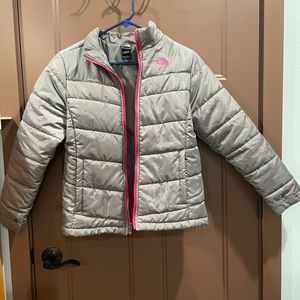 The North Face puffer jacket. Girls Large. Grey